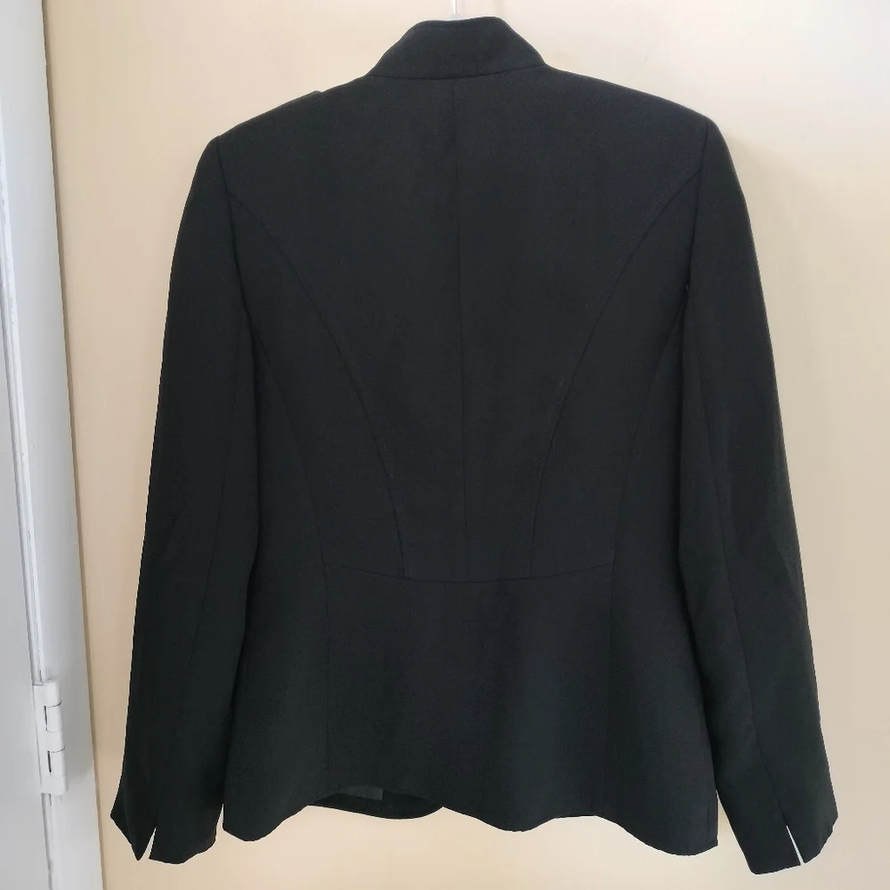Tahari Arthur S Levine black lined jacket blazer 4 Office Professional Career